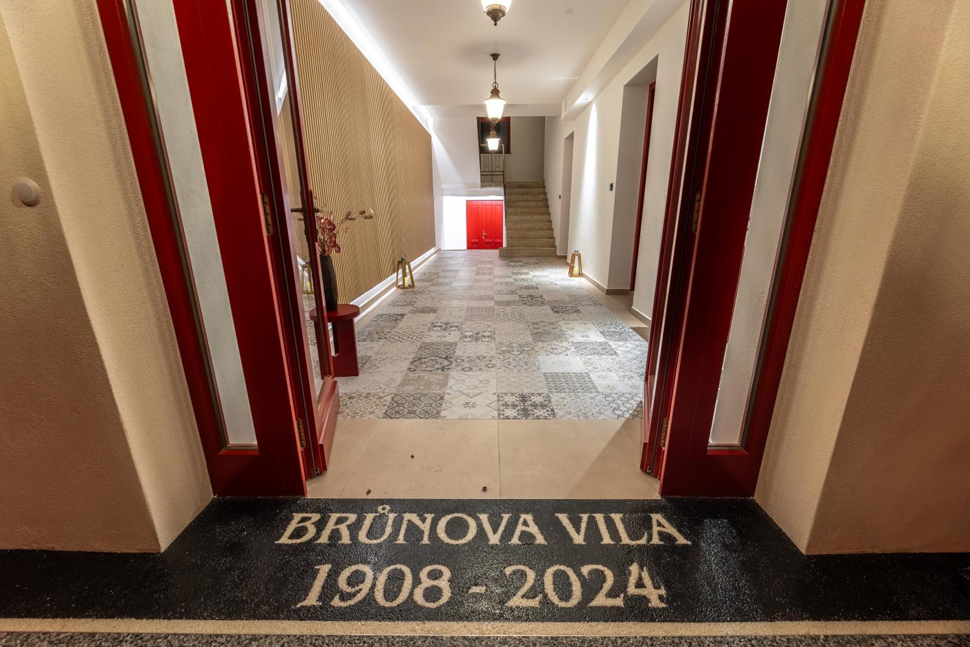 Brunova Vila Aparthotel Plavy Exterior photo